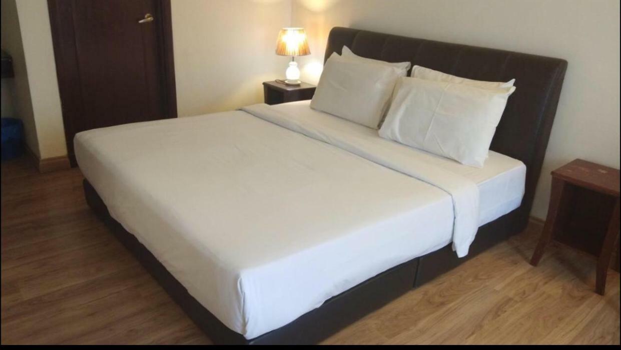 Tarragon Service Apartment *